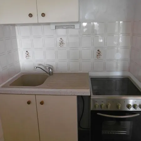 T2 Moderne Avec Piscines, Garage Et Proche - - Fr-1-796-43