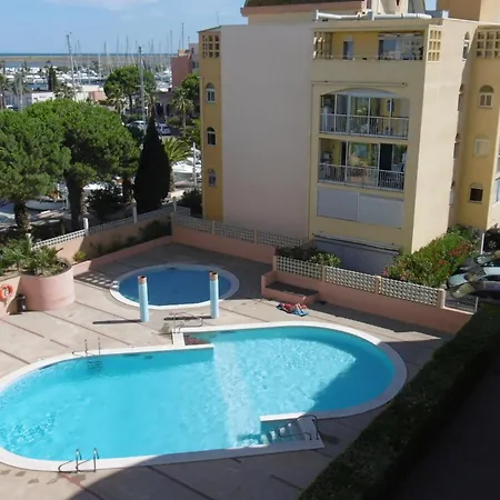 Apartment T2 Moderne Avec Piscines, Garage Et Proche - - Fr-1-796-43 *