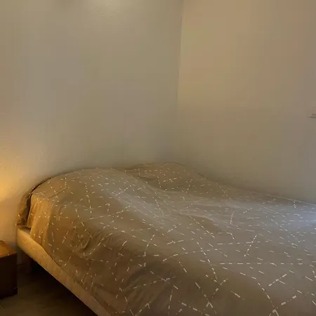 Apartment T2 Moderne Avec Piscines, Garage Et Proche - - Fr-1-796-43