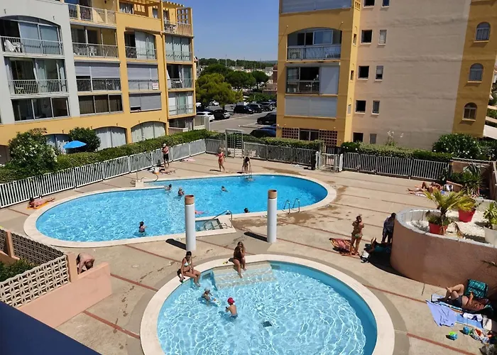 T2 Moderne Avec Piscines, Garage Et Proche - - Fr-1-796-43 Lejlighed *